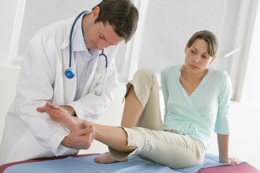 examination of a patient with nail fungus